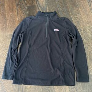 Vineyard vines pull over